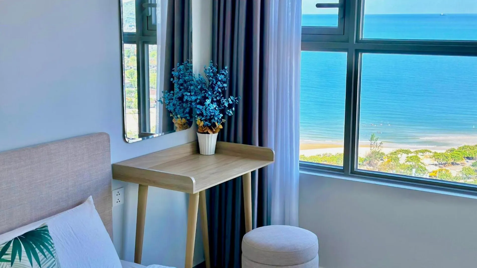 The Song Hotel & Apartment Вунгтау