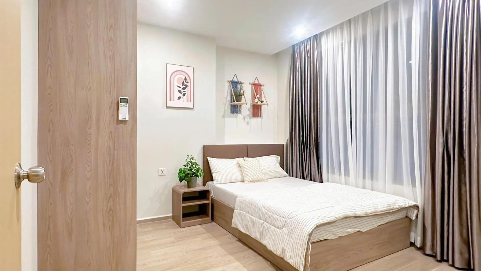 The Song Hotel & Apartment Вунгтау